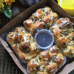 A picture of 🌸🍞Roti Sarang Lebah & Saus Butterscoth 🌸.