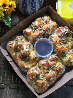 Foto resep 🌸🍞Roti Sarang Lebah & Saus Butterscoth 🌸