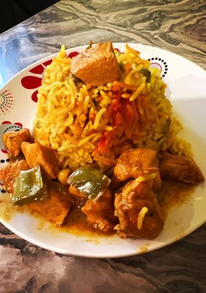 صورة لوصفة دجاج متبل مع رز بالخضار