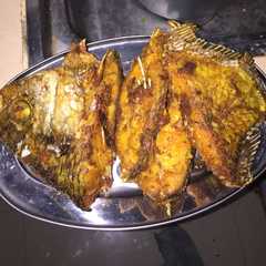 A picture of Ikan Gurame goreng bumbu.