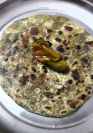 A picture of Bathua Stuffed Parantha.