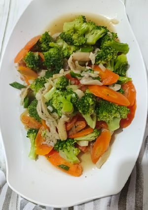 Foto resep Tumis Brokoli Jamur Wortel