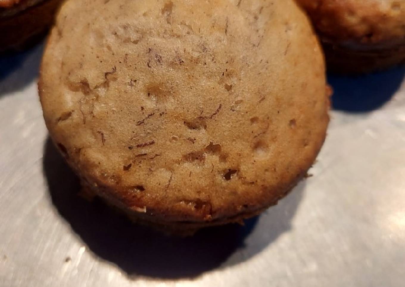 Banana cinnamon muffin
