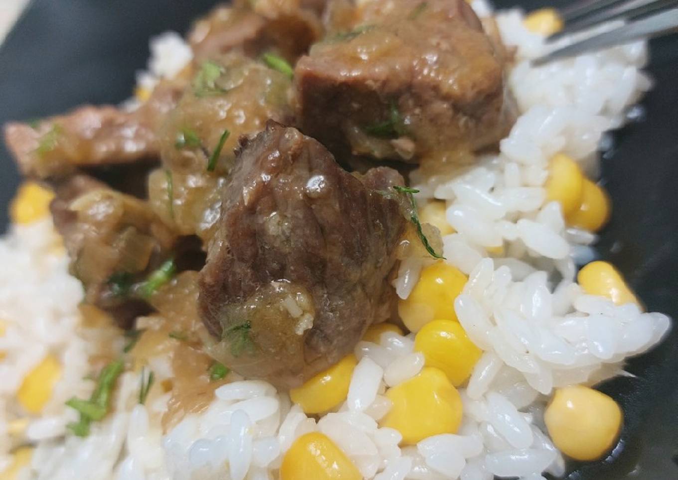 Steamed beef with delicious rice & corn garnish 🍛