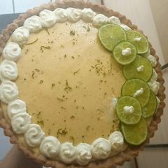 A picture of (no key) lime pie.