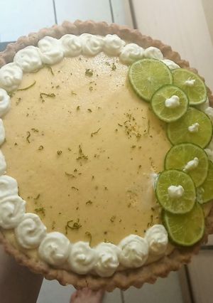 A picture of (no key) lime pie.