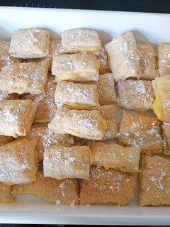 Una foto de Hojaldritos rellenos de crema pastelera