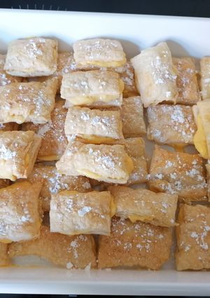 Una foto de Hojaldritos rellenos de crema pastelera