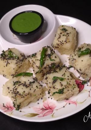 A picture of White Dhokla.