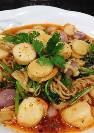 Hình của món Còi sò điệp xào cay.