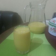 A picture of Mango-banana smoothie.