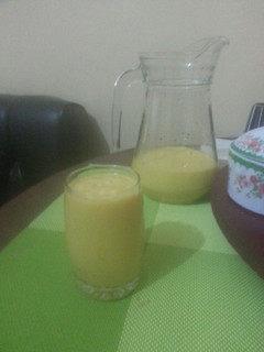 A picture of Mango-banana smoothie.
