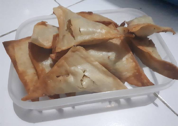 Goreng Pangsit isi campur sayur (menu buka puasa)