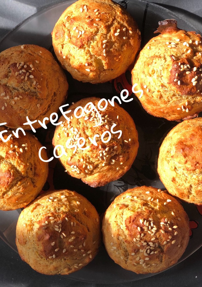 Una foto de Muffins fitness de plátano y avena SIN trigo