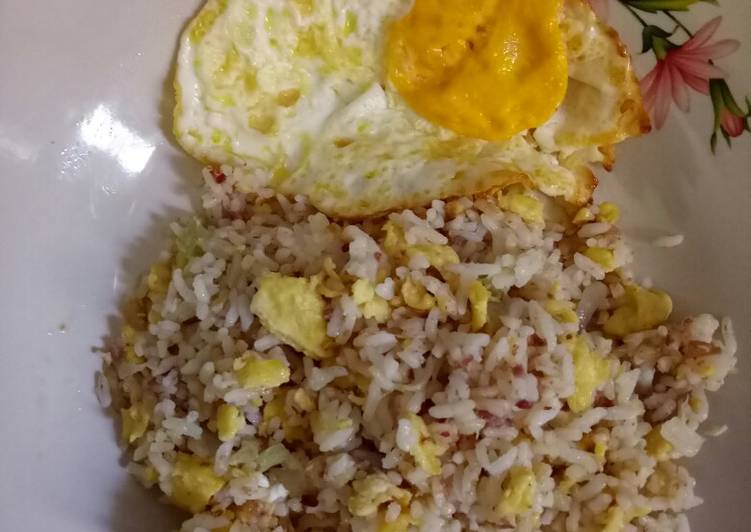 Bagaimana Membuat Nasi goreng kornet Anti Gagal