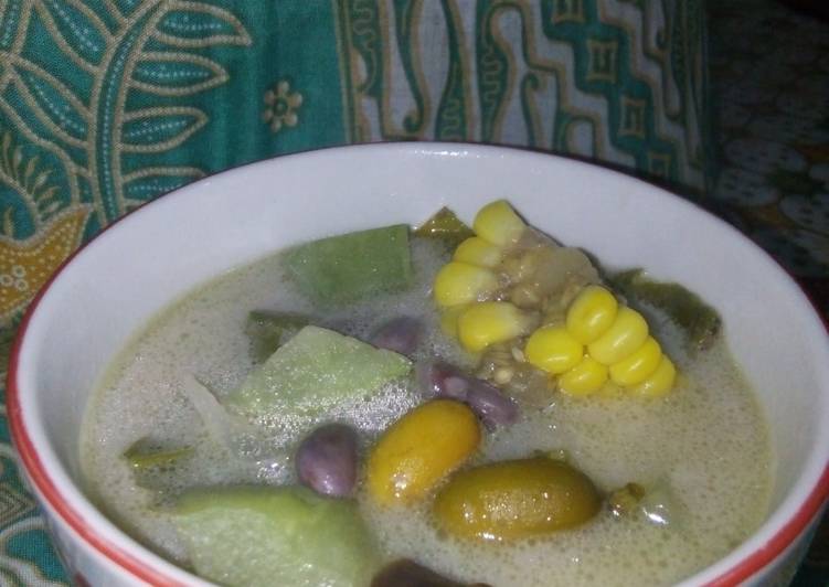 Bagaimana Menyiapkan Sayur Lodeh ala Thia, Lezat