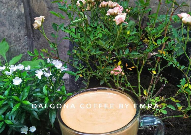 Dalgona coffe ala dapur emra