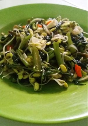 Foto resep Tumis kangkung campur kecambah kedelai😅