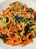Noodles (nostrani) al miso e stir-fry di verdure