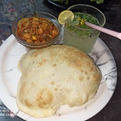 A picture of Chole bhature.