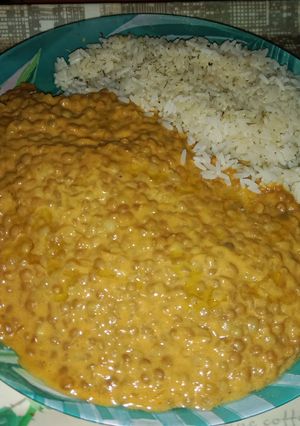 Una foto de Lentejas al Curry con Arroz