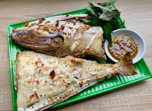 Hình của món Cá bò nướng muối ớt.
