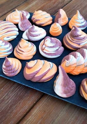 Une photo de Meringues tricolores 🎃