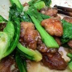 A picture of Ayam Comeo Tumis Tiram.
