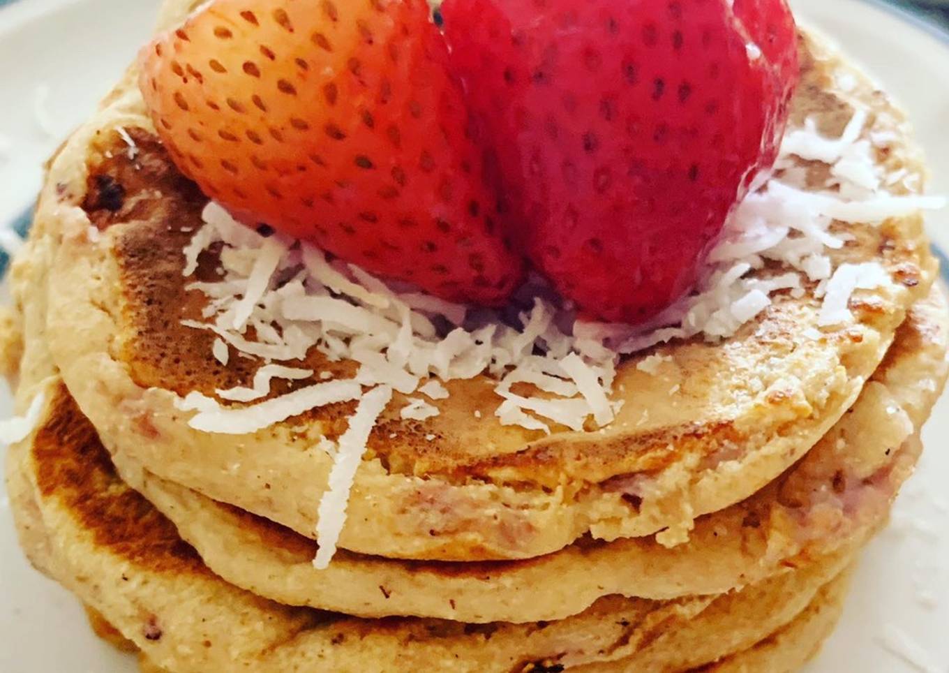 Hot cakes de avena con fresa