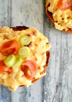 A picture of Egg & Tomato Bagel Melts.