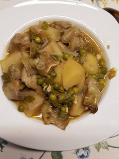 Una foto de Alcachofas con patatas en olla expres