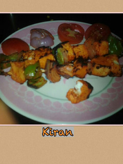 A picture of Paneer tikka on tawa.