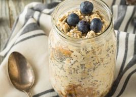 Overnight oats (Blueberries peanut butter)