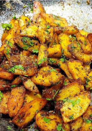 झटपट मसालेदार आलू (jhatpat masaledar aloo recipe in Hindi) रेसिपी मुख्य फोटो