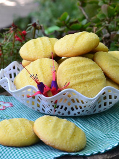 Una foto de Galletitas de limón y coco🍋