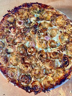 Une photo de Tatin oignons roses