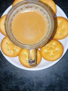 गुळाचा चहा (guda cha chai recipe in marathi) रेसिपी चे मुख्य फोटो