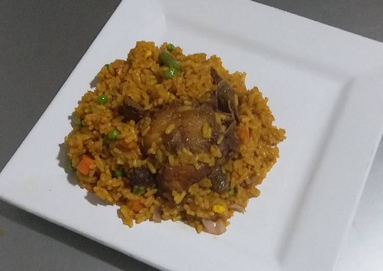 Recipe of Ultimate Jollof Rice and Chicken