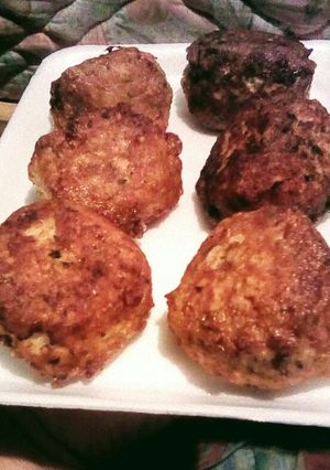 Una foto de Croquetas de arroz y muzzarella😉😋