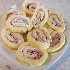 A picture of Ham and cheese egg roll.