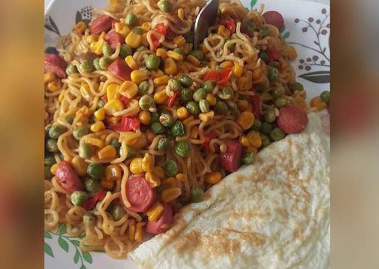 Indomine with sausage,fried egg