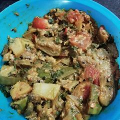 A picture of Aloo baingan.