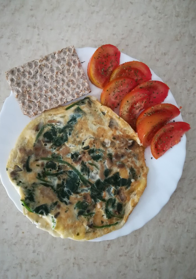 Una foto de Tortilla de espinacas y champiñones