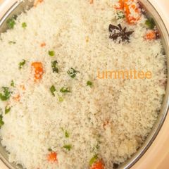 A picture of Veg rice grits.