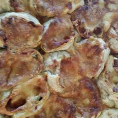 A picture of Pizza Rolls.