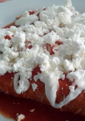 Una foto de Enjitomatadas rellenas de pollo
