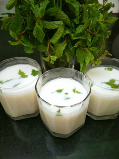 नमकीन लस्सी (Namkeen Lassi Recipe in Hindi) रेसिपी मुख्य फोटो