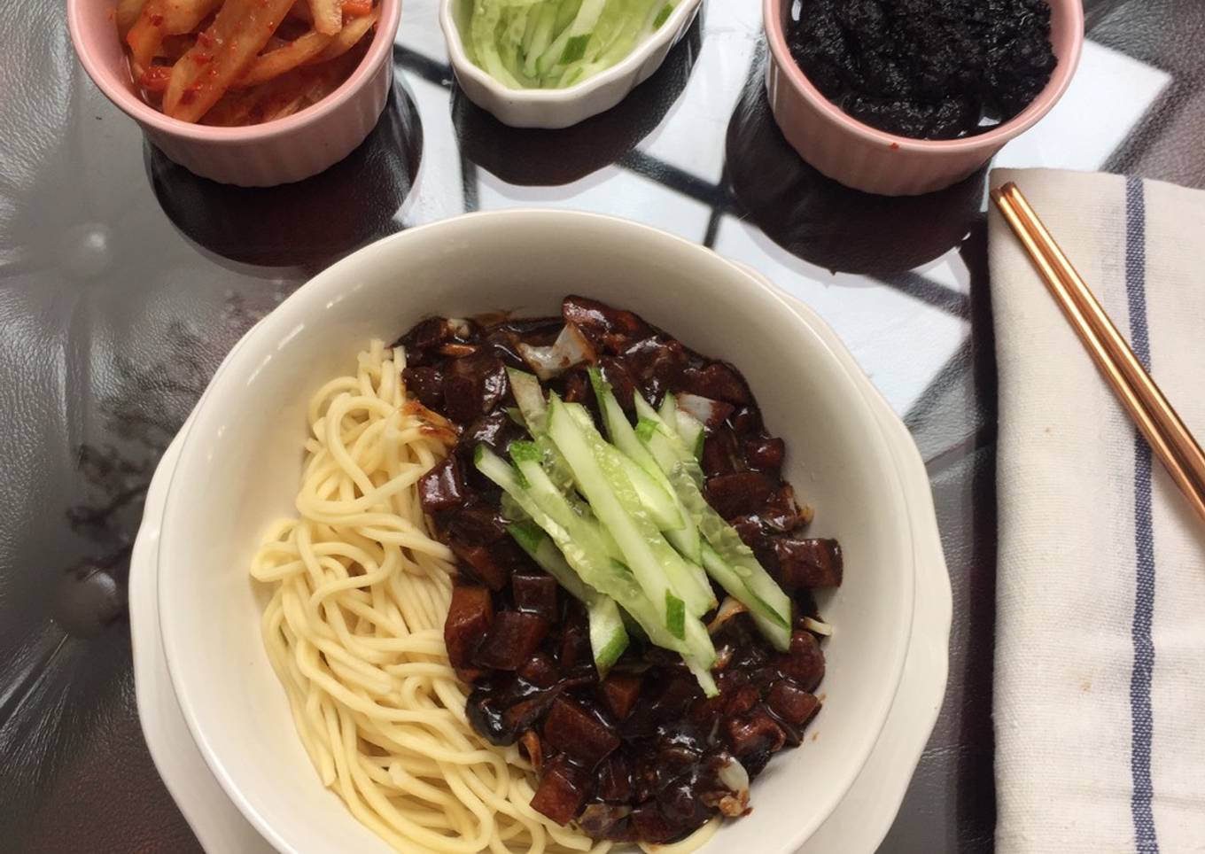 Jjajangmyeon - 짜장면