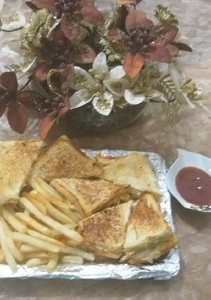 A picture of Chicken & veg mayonnaise cheese sandwich.