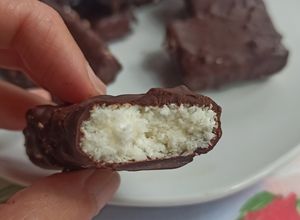 Una foto de Barritas de coco tipo Prestigio